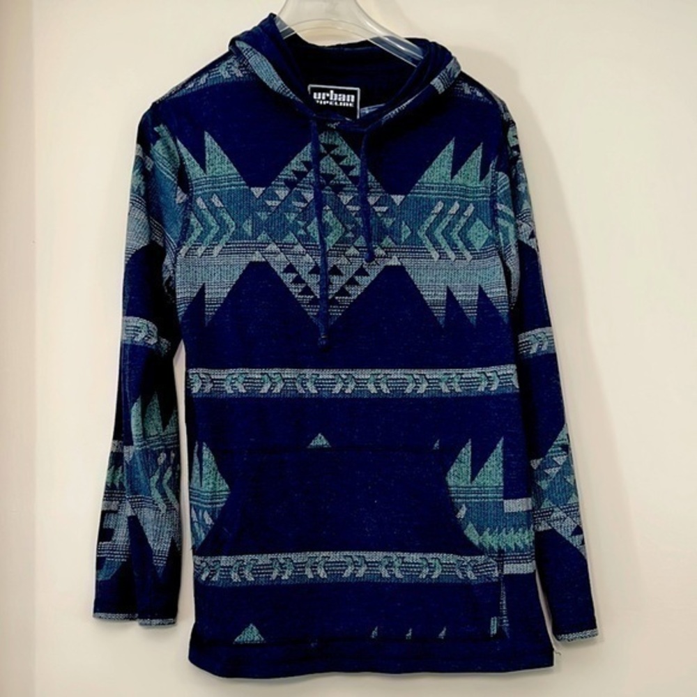 Men’s urban pipeline size small hoodie, lightweight